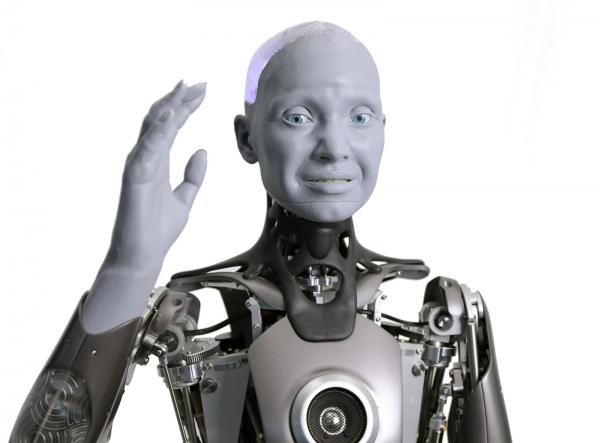 مسؤول صيني: الروبوتات لن تحل محل البشر