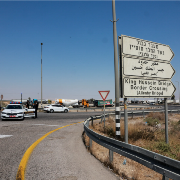 خيمة استقبال في محطة زميلة لتقديم خدمات الاستراحة للحجاج الفلسطينيين