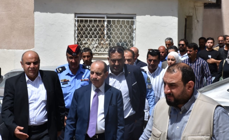 وزير الإدارة المحلية يتفقد واقع الخدمات في بلديتي الزرقاء الكبرى والهاشمية