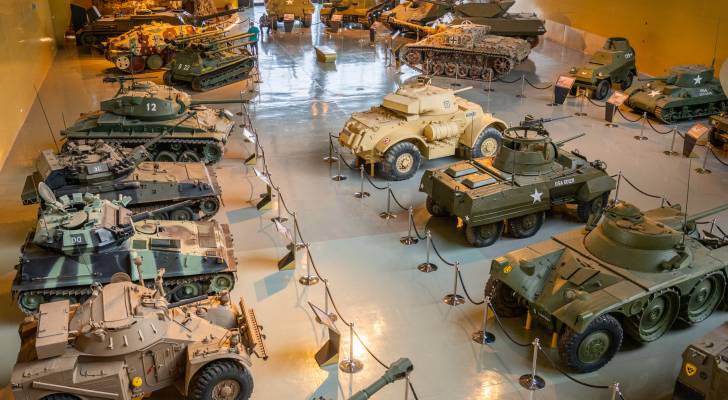 متحف الدبابات الملكي يحيي عيد الاستقلال الـ79 بفعاليات وطنية وعروض عسكرية