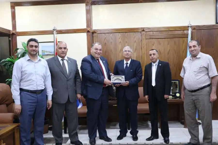 جامعة الزرقاء تعقد محاضرة بعنوان النقوش والشواهد الأثرية مصدر لكتابة التاريخ