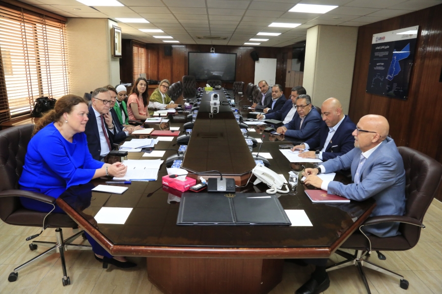 الأردن وهولندا يبحثان تعزيز التعاون في المشاريع المائية الاستراتيجية