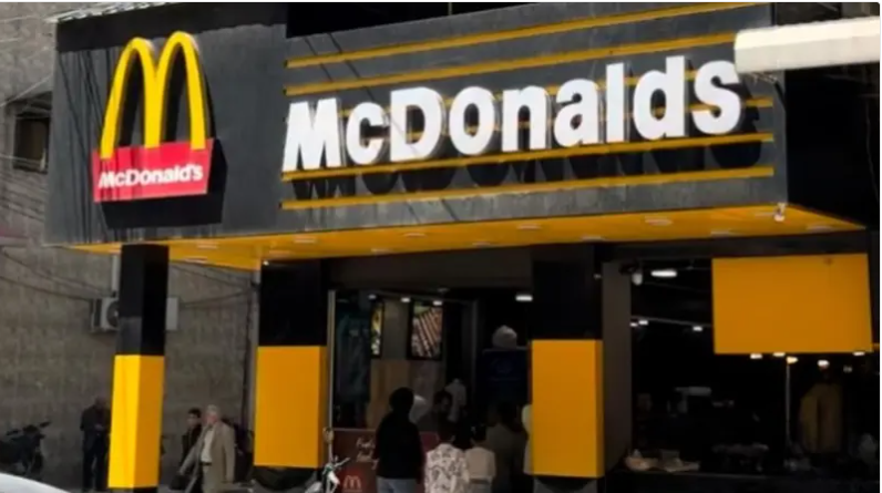 ماكدونالدز تنظم فعالية لتعزيز التواصل بين الموظفين وتحسين تجربة الزبائن