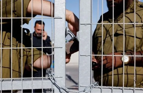 الاحتلال يفرج عن 10 أسرى من القطاع