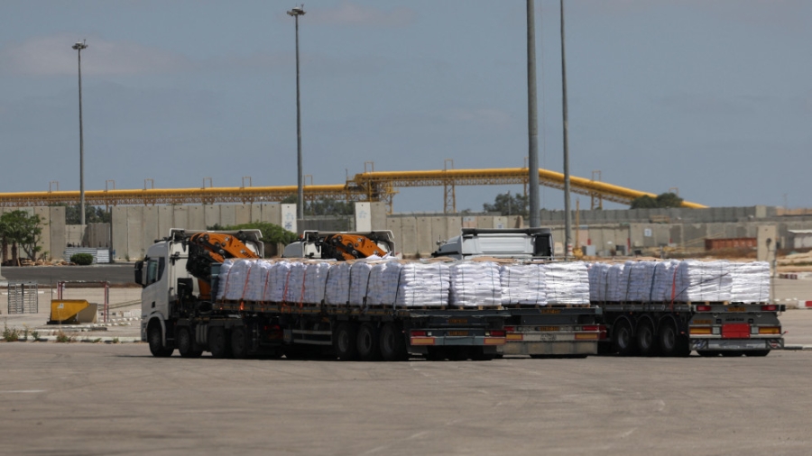 المرصد الأورومتوسطي: 5 شاحنات مساعدات فقط دخلت غزة عبر كرم أبو سالم