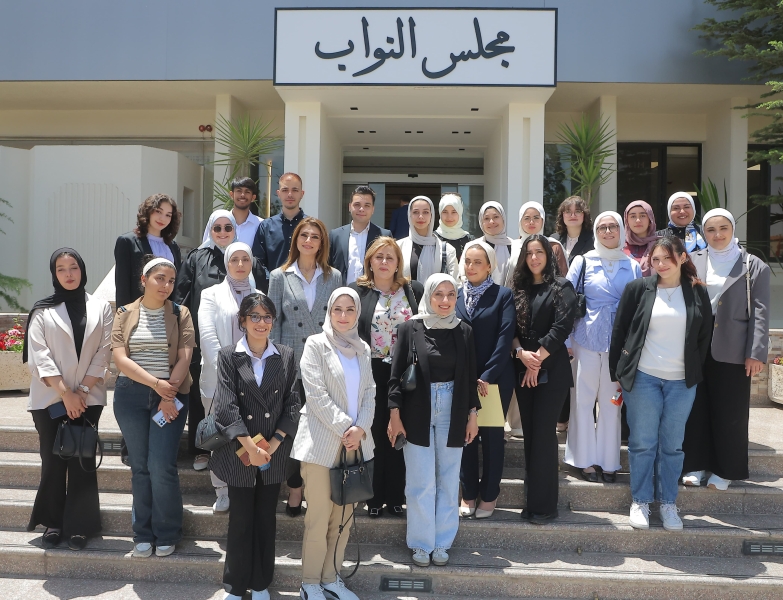 نفاع تؤكد الدور القيادي للمرأة في المؤسسات التعليمية