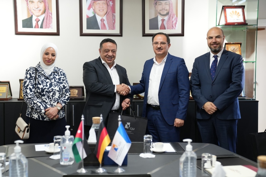 افتتاح نافذة للبريد الأردني في الجامعة الألمانية الأردنية