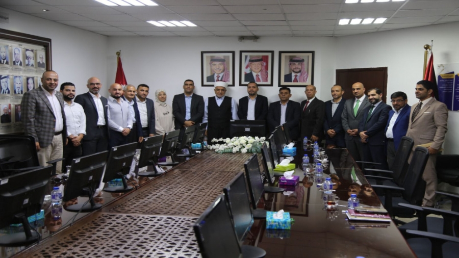 وزير الأوقاف يؤكد على أهمية الدور الذي تقوم به وسائل الإعلام في نقل الصورة الحقيقية لموسم الحج،