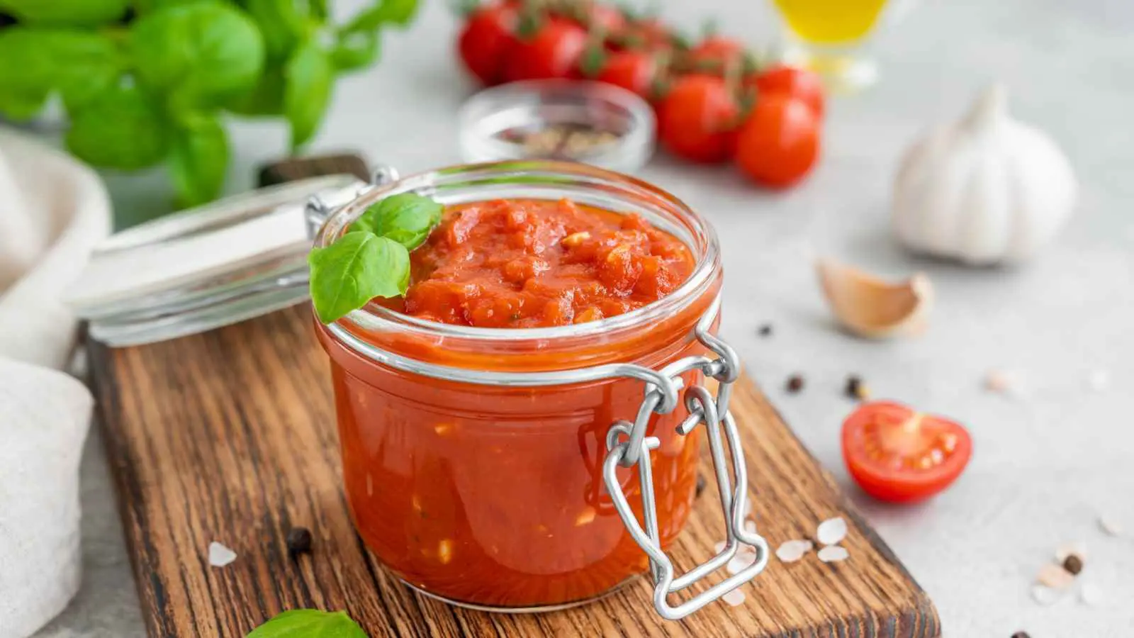 وصفة صلصة المارينارا الإيطالية المثالية للباستا