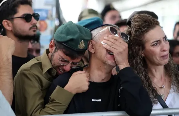 مقتل جندي صهيوني بعد تفجير منزل احتمى بداخله جنود الاحتلال