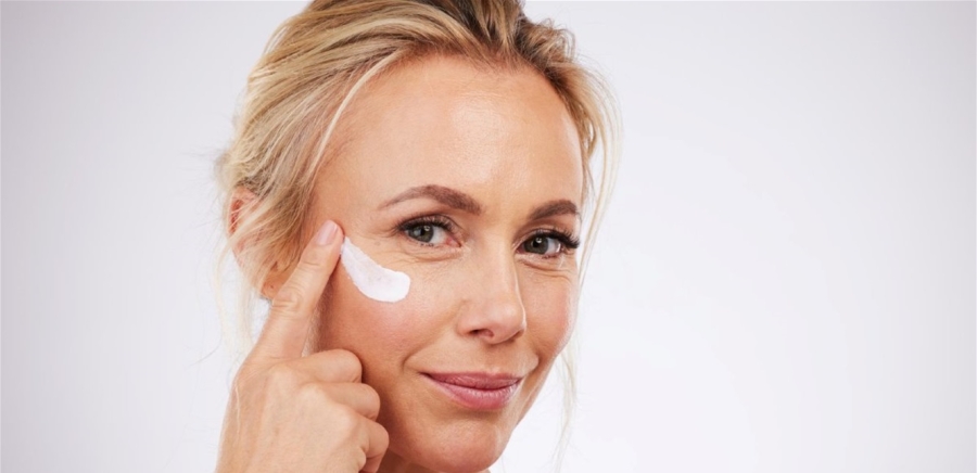 نصائح للحفاظ على نضارة بشرتك بعد سن 40