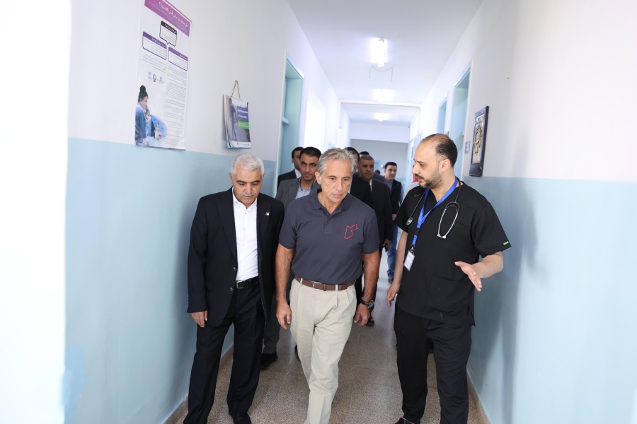 رئيس الوزراء يتفقد خمسة مواقع في قضاء وادي عربة بمحافظة العقبة