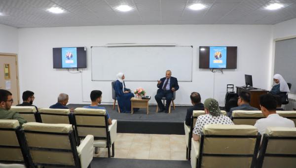 كلية الإعلام في جامعة الزرقاء تنظم محاضرة حول الإلقاء الإذاعي والتلفزيوني