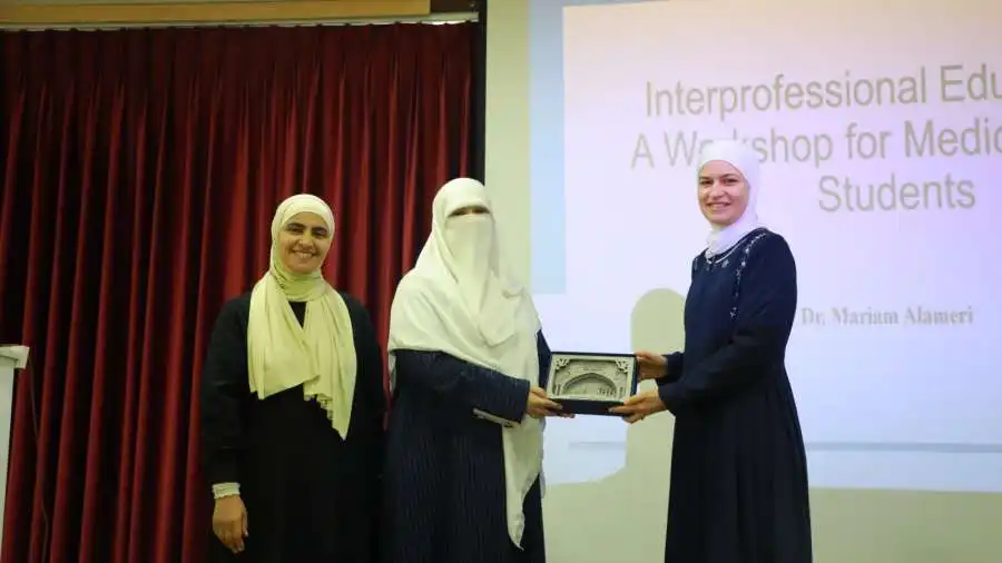 جامعة الزرقاء تنظم ورشة تفاعلية مشتركة للتخصصات الطبية