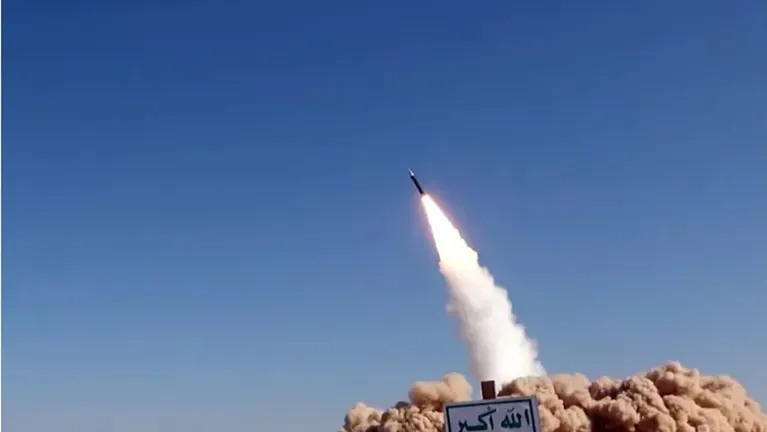 صاروخ يمني يستهدف مطار بن غوريون