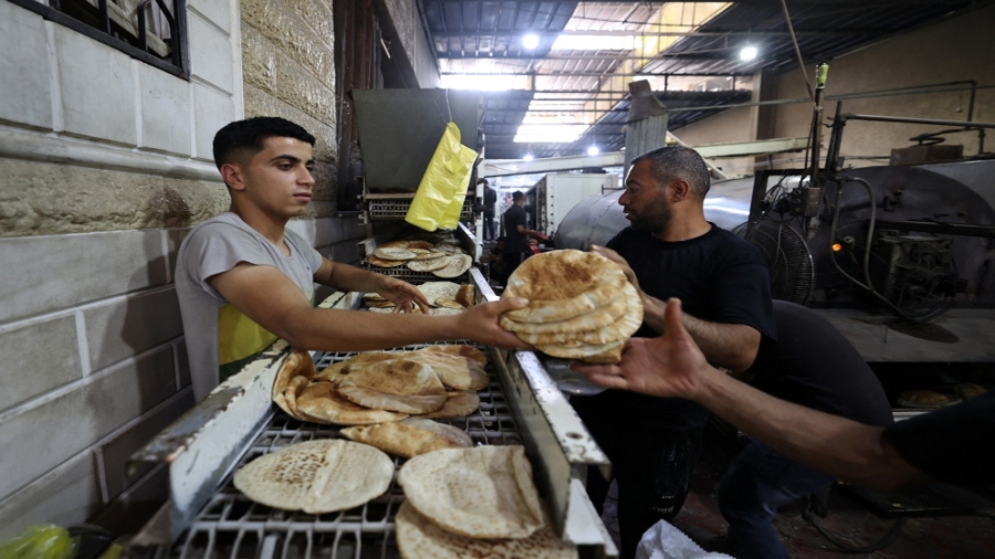 الأغذية العالمي: عدد قليل من مخابز جنوب غزة ووسطها تستأنف إنتاج الخبز
