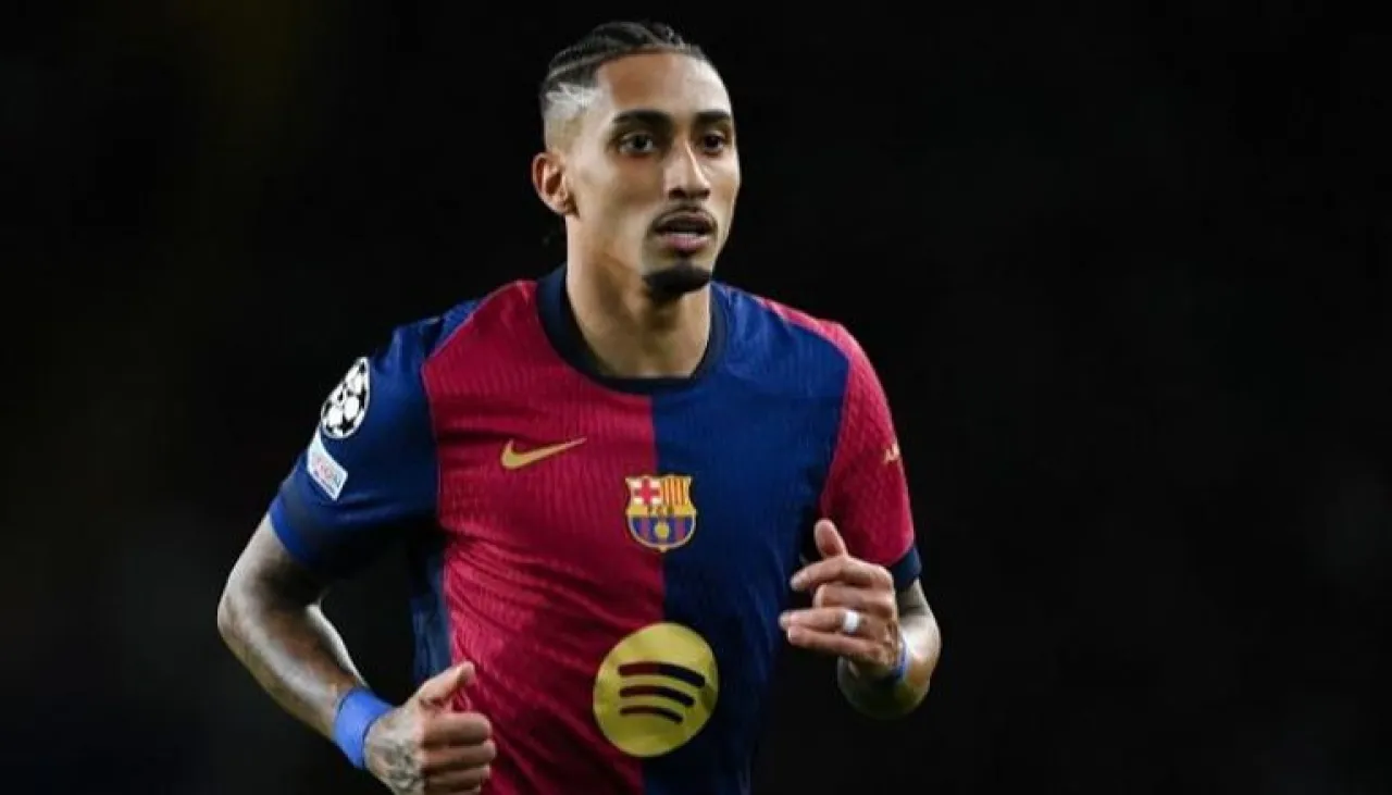 رسميا.. برشلونة يربط رافينيا بعقد جديد