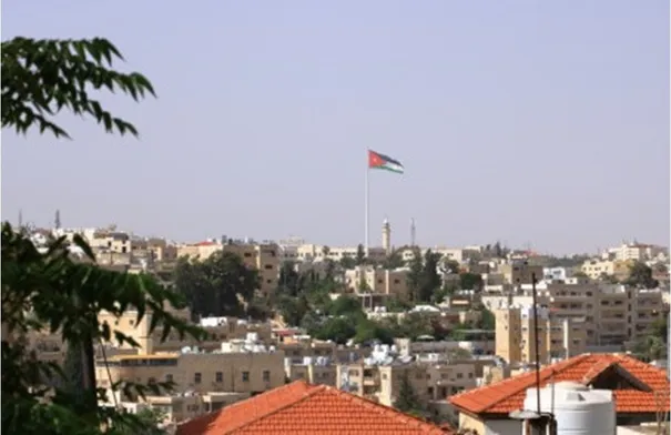 أجواء حارّة وتحذيرات من الغبار والتعرض المباشر لأشعة الشمس