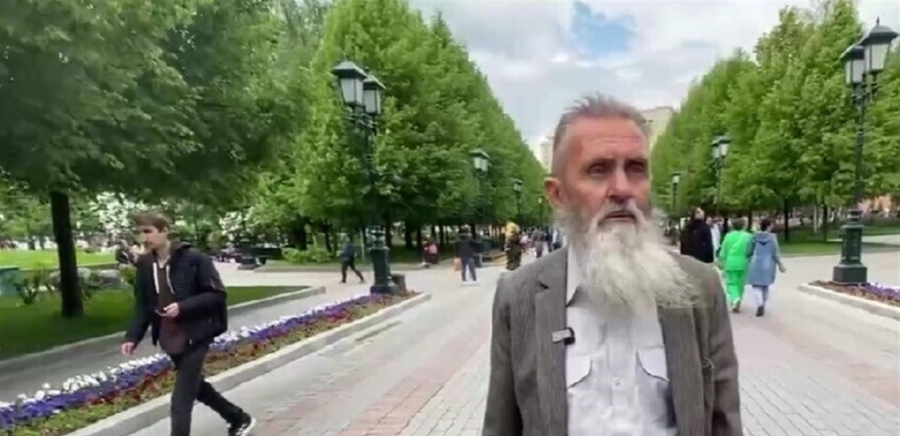 بعد 40 عاما .. جندي روسيّ يعود من أفغانستان