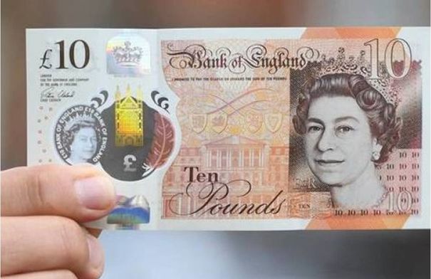 ارتفاع الإسترليني مقتربا من حاجز 1.35 دولار