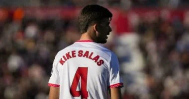 أدلة جديدة تُورّط مدافع إشبيلية في فضيحة مراهنات