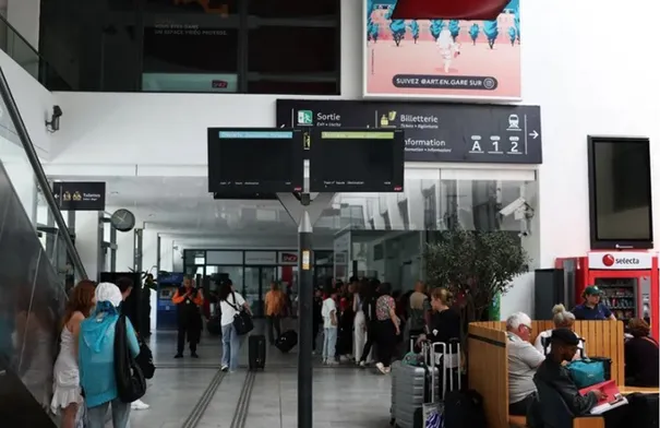 فرنسا .. انقطاع كهرباء واسع في كان يوم ختام المهرجان