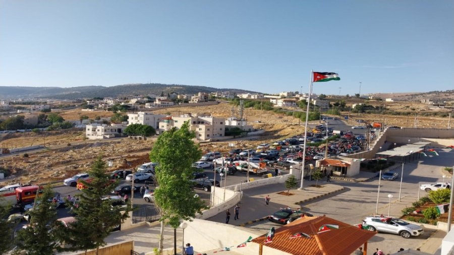 أكثر من 500 سيارة و80 دراجة نارية شاركت بمسيرة في جرش احتفالا بعيد الاستقلال