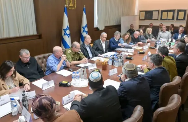 قناة إسرائيلية: الأجهزة الأمنية ترى فرصة مناسبة لصفقة مع حماس