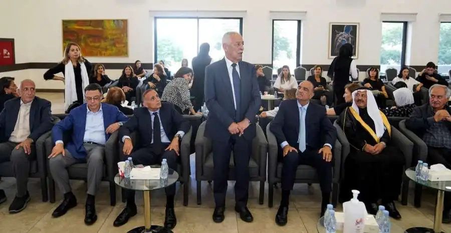 رئيس الديوان الملكي يعزي  آل العلي واليحيى