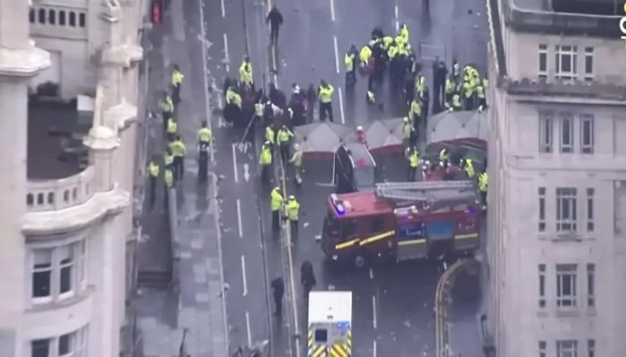 حادث دهس يفسد احتفالات ليفربول بلقب البريميرليغ (فيديو)