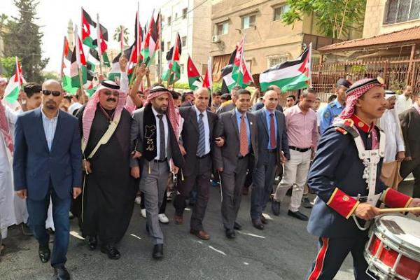 مسيرة وطنية واحتفال مهيب في ماركا بمناسبة عيد الاستقلال