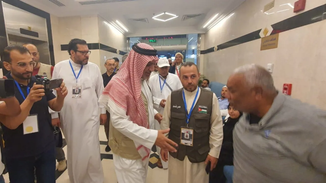 الخلايلة يوجه بحل ملاحظات الحجاج الأردنيين بشكل فوري