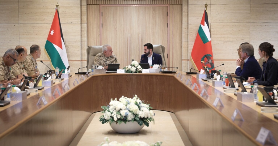 اللواء الركن الحنيطي يلتقي وفدا من أعضاء مجلس النواب الأمريكي