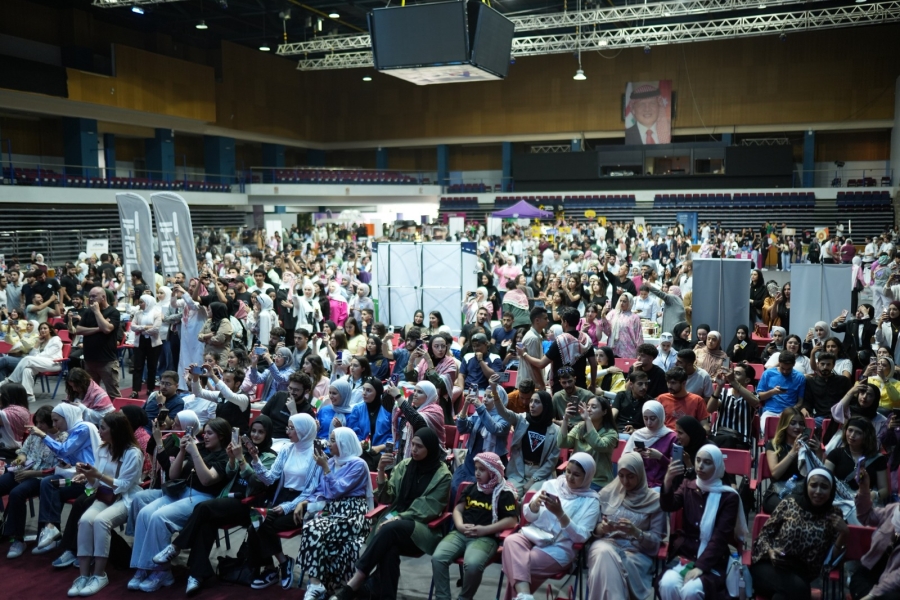 بالصور ... كرنفال احتفالي بهيج  في عمان الأهلية  بعيد الاستقلال