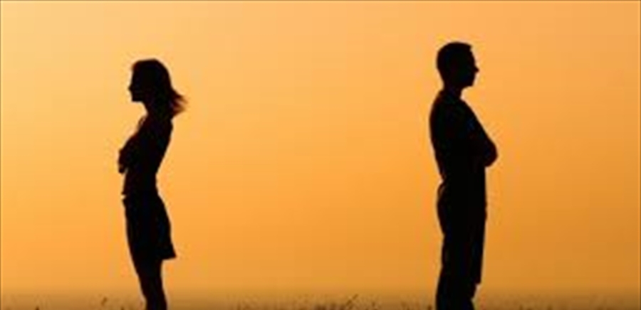 توتر وتصرّفات مُثيرة للجدل... هل اقترب هذا الفنان الشاب من الإنفصال عن زوجته؟