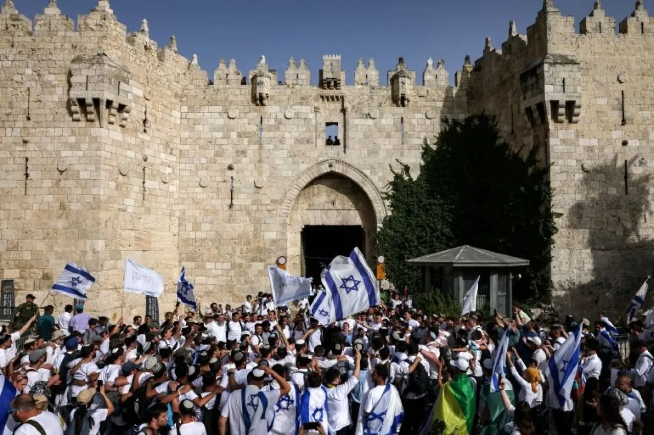 هآرتس: دولة تحتفل بالإبادة الجماعية فقدت عقلها كليا