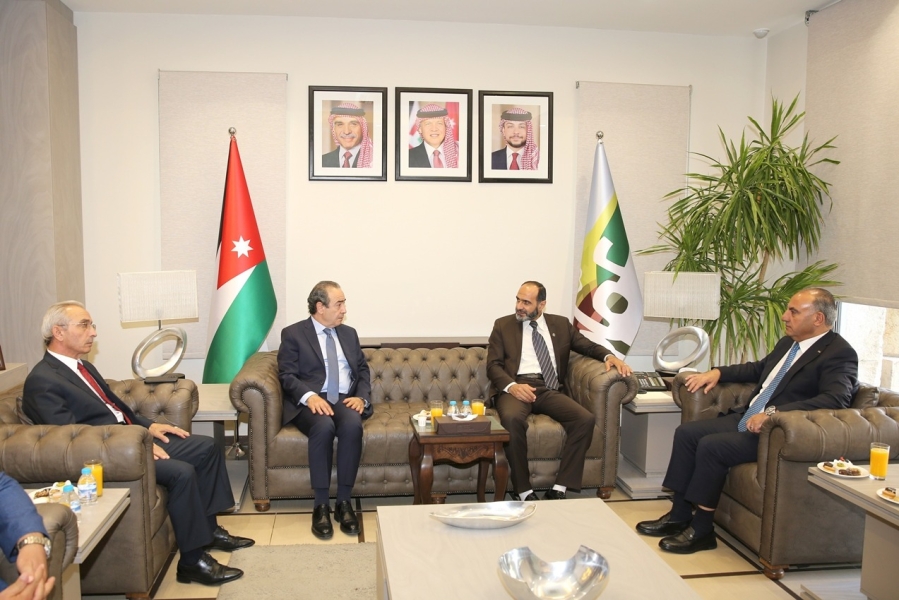 أمين عمان يلتقي نقيبي المهندسين السوريين والأردنيين