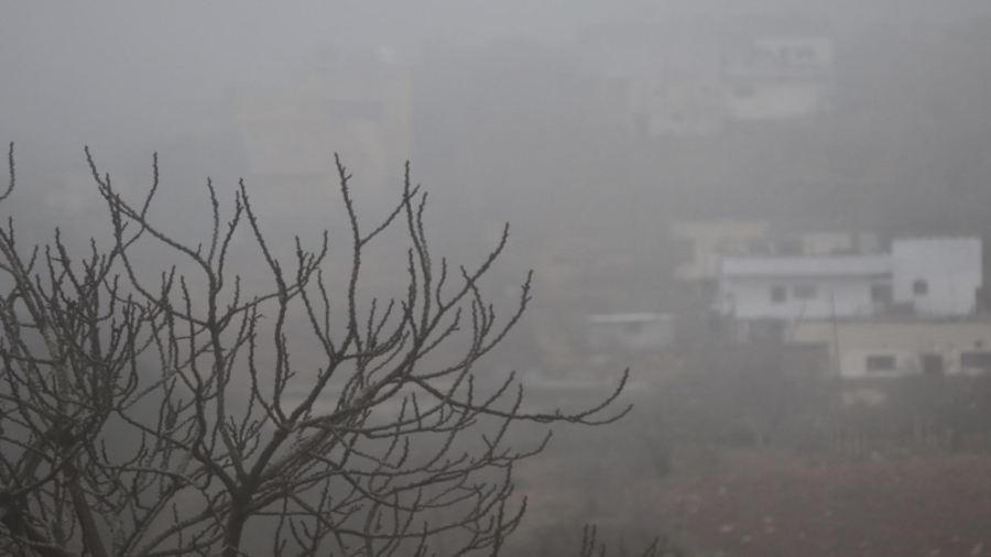 ضباب كثيف في رأس منيف بعجلون يُقلّل الرؤية لأقل من 100 متر والأرصاد تحذّر السائقين