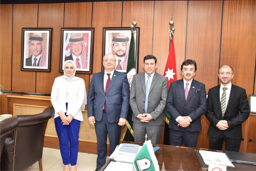 بحث التعاون الأكاديمي بين جامعة اليرموك ومؤسسات تعليمية بلغارية