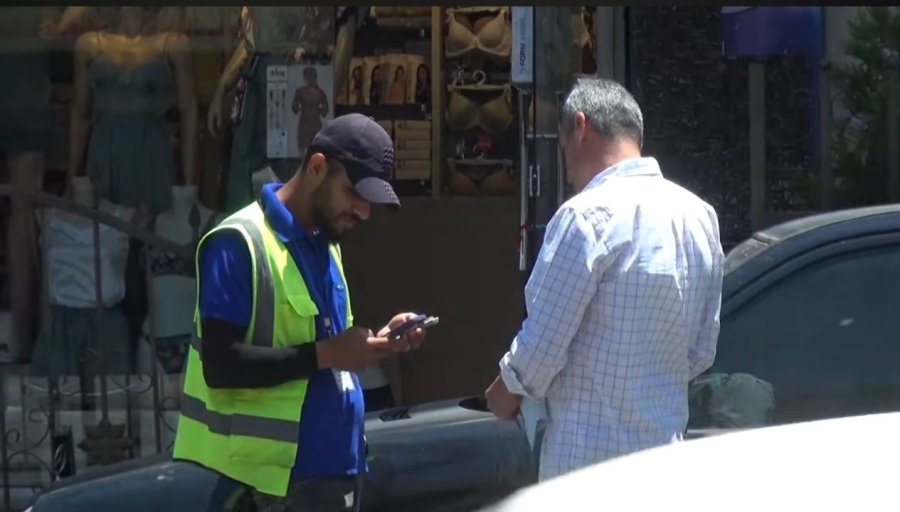 أهالي الزرقاء يشكون من “الأوتوبارك” ويطالبون بإيقاف الجباية في الوسط التجاري