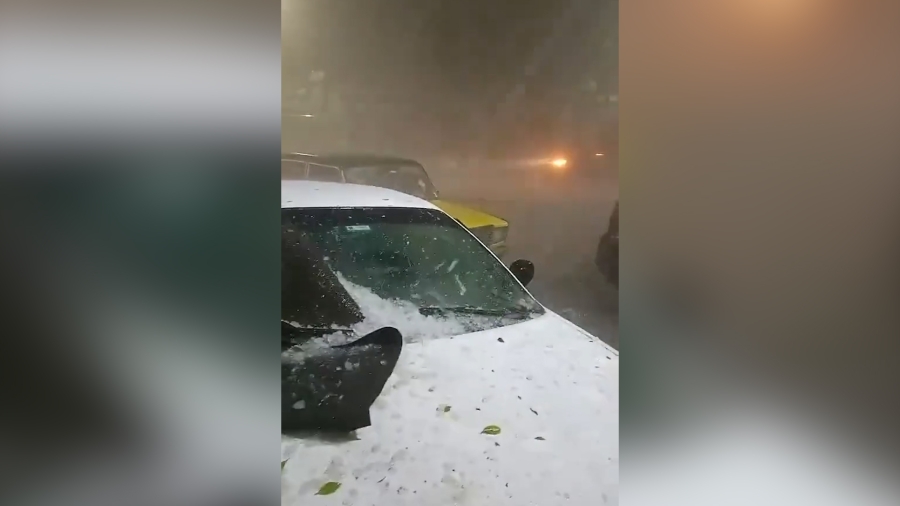 مصر...أضرار مادية كبيرة بعد عاصفة رعدية ثلجية عنيفة ضربت مدينة الإسكندرية...شاهد الفيديو!