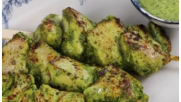 طريقة عمل تشيكن تيكا الأخضر .. جديد وغير تقليدي