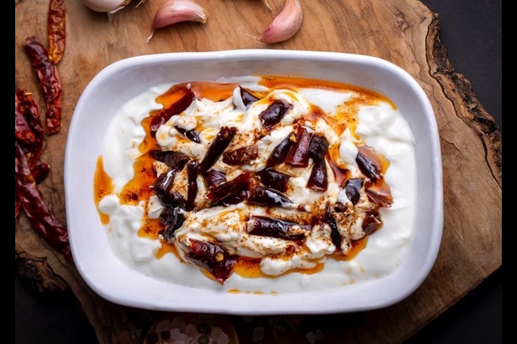 طريقة عمل فتة الباذنجان بالخبز المحمص