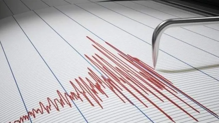 3 هزات أرضية تضرب مصر مساء الأحد