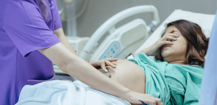 كارثة في غرفة الولادة .. إبرة الظهر تصيب أم بالشلل!