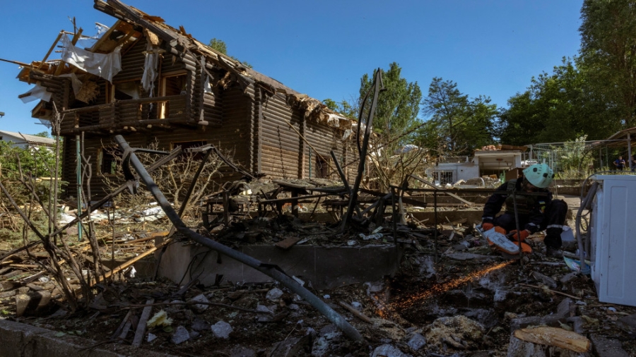 روسيا وأوكرانيا تتبادلان هجمات بمسيّرات قبل محادثات جديدة في تركيا