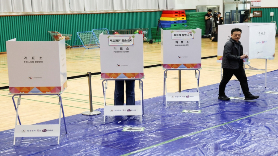 الكوريون الجنوبيون ينتخبون رئيسا جديدا بعد اضطرابات الأحكام العرفية