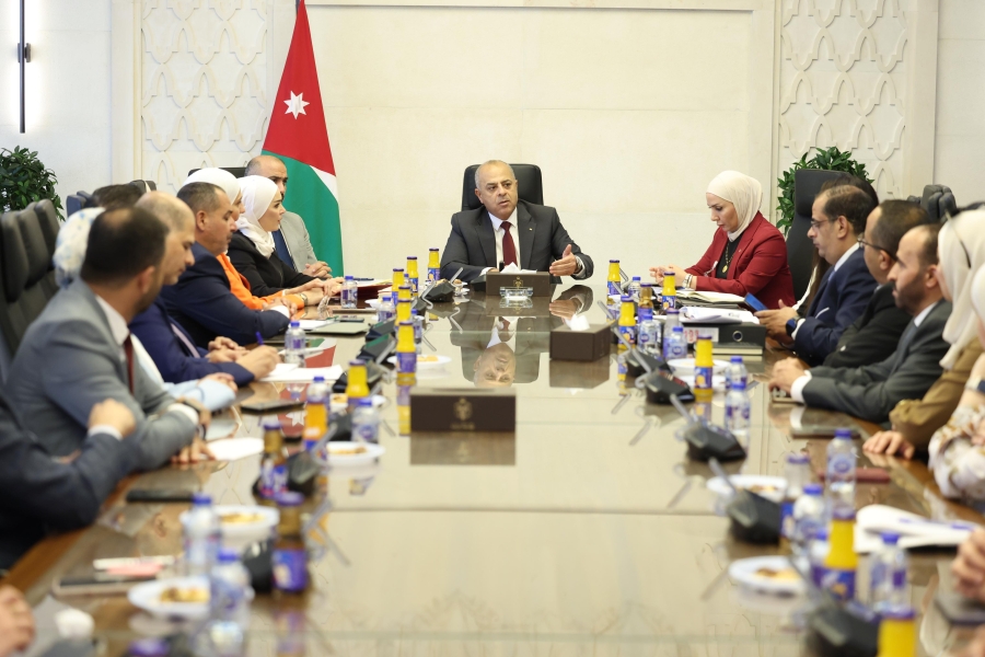 أبو صعيليك يلتقي سفراء التغيير من موظفي القطاع العام