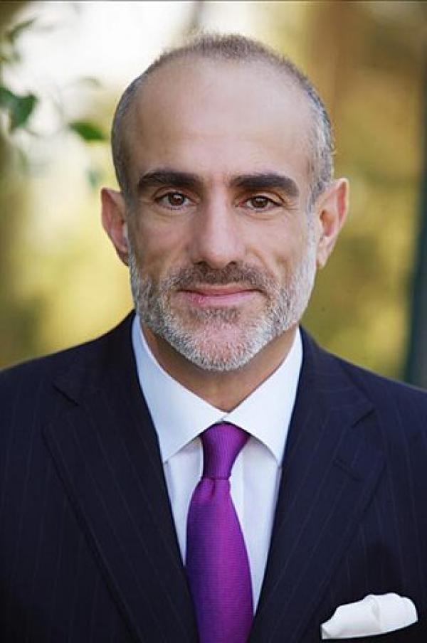 الأمير طلال بن محمد يؤدي اليمين الدستورية نائبا للملك