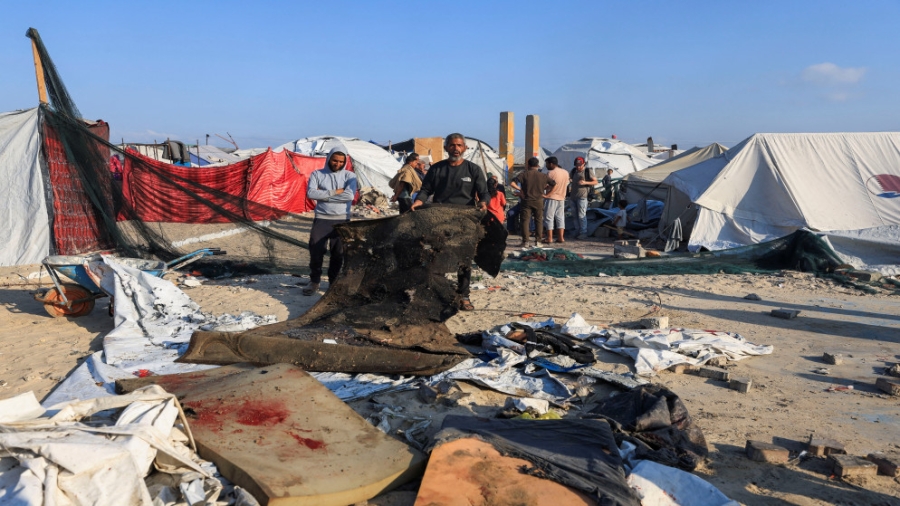 استشهاد 10 فلسطينيين على الأقل بغارات إسرائيلية على قطاع غزة